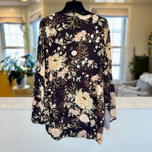 Farm Rio Flowy Floral Quilt Stitch Pattern Open Front Cardigan/Shrug Bell Sleeve - Picture 4 of 11